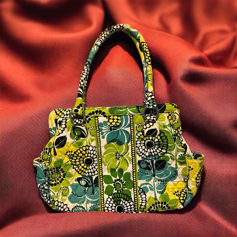 Vera Bradley hand Bag